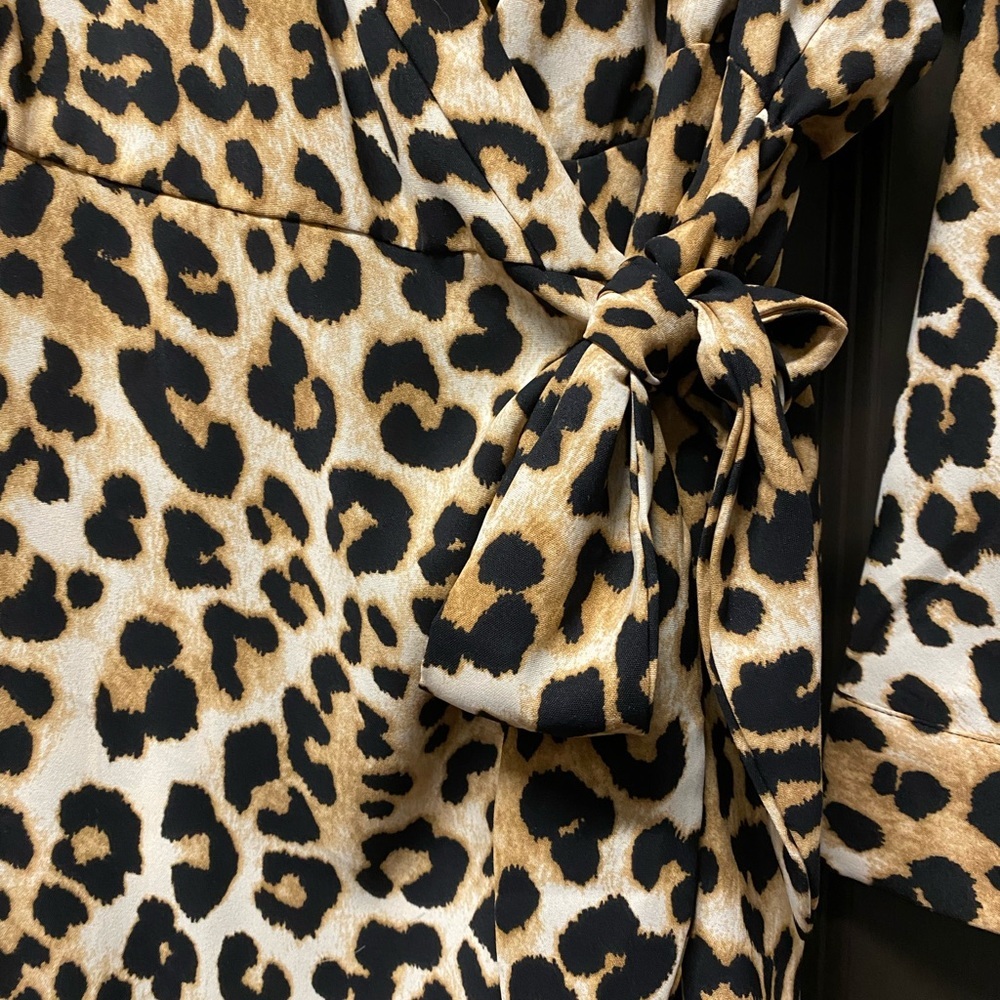 Dress Forum Romper. NWT - Picture 2 of 8